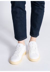 On - ON The Roger Clubhouse Sneakersy damskie białe. Okazja: na co dzień. Kolor: biały #4