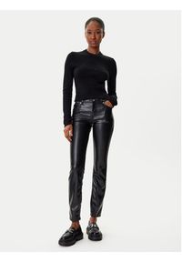 Hugo - HUGO Spodnie z imitacji skóry Hilano-1 50546790 Czarny Slim Fit. Kolor: czarny. Materiał: skóra #5