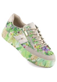 Półbuty damskie na platformie zielone Rieker M7711-91. Kolor: zielony. Materiał: skóra ekologiczna. Obcas: na platformie #1