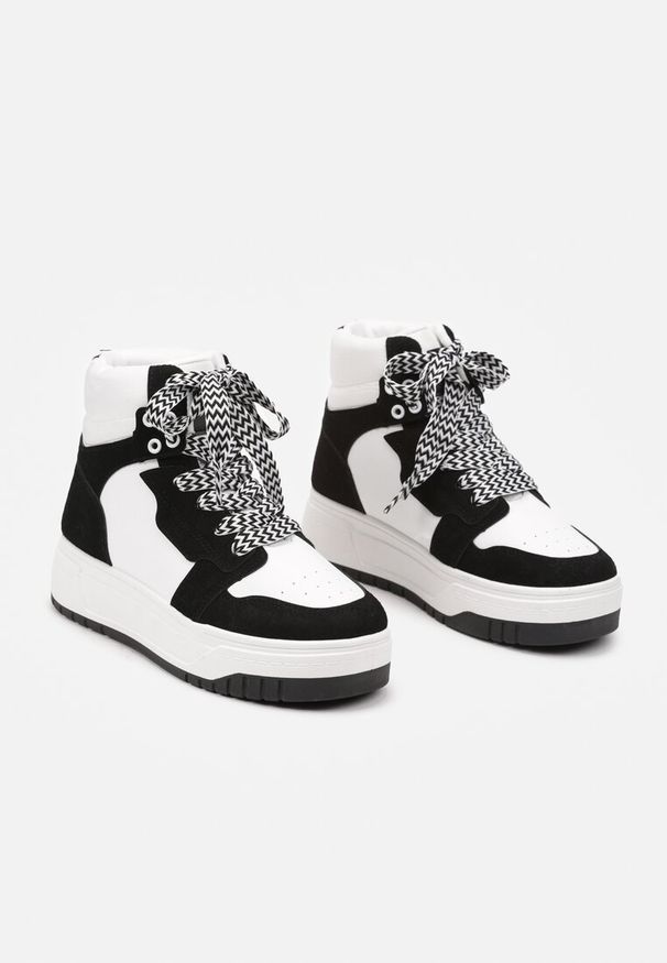 Born2be - Czarne Sneakersy za Kostkę na Grubej Podeszwie z Perforacją Mivania. Okazja: na spotkanie biznesowe, do pracy, na spacer. Wysokość cholewki: za kostkę. Nosek buta: okrągły. Zapięcie: sznurówki. Kolor: czarny. Materiał: jeans. Sezon: jesień, wiosna. Sport: turystyka piesza