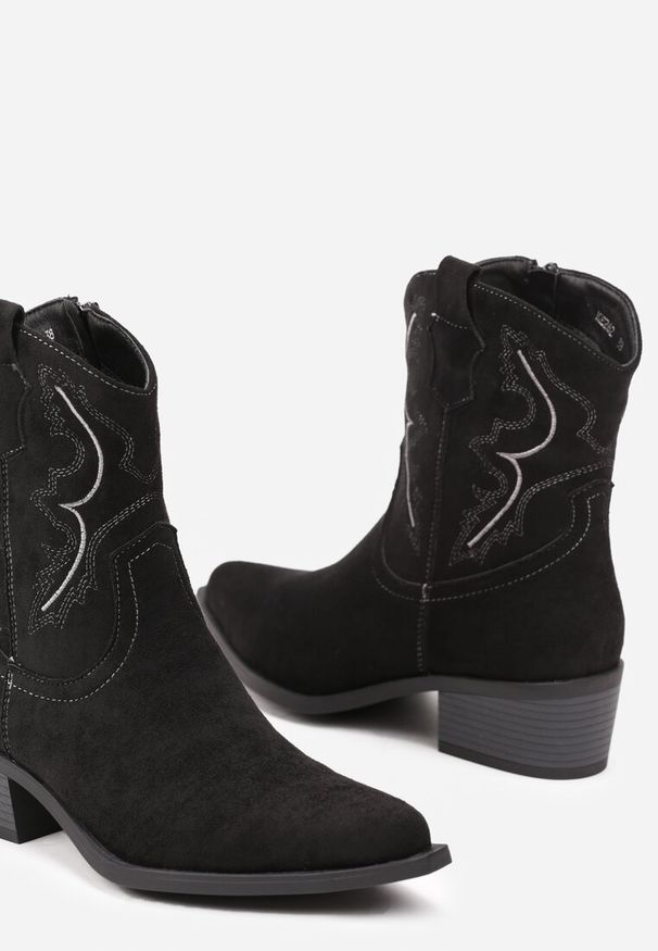 Born2be - Czarne Botki Kowbojki na Obcasie z Ozdobnymi Przeszyciami Miarielen. Okazja: na co dzień. Kolor: czarny. Materiał: jeans. Obcas: na obcasie. Styl: elegancki, casual. Wysokość obcasa: średni