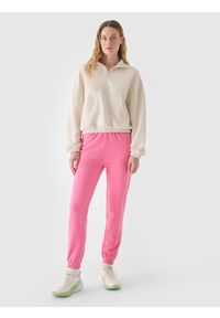 4f - 4F Spodnie dresowe joggery damskie - różowe XS. Kolor: różowy. Materiał: dresówka. Wzór: ze splotem, gładki #1