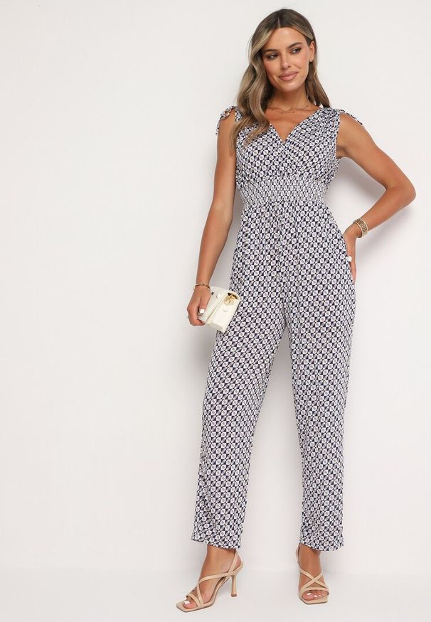 Born2be - Granatowy Długi Kombinezon z Gumką w Pasie i Sznurkami na Ramionach Hodan. Kolor: niebieski. Długość: długie. Styl: boho, wakacyjny