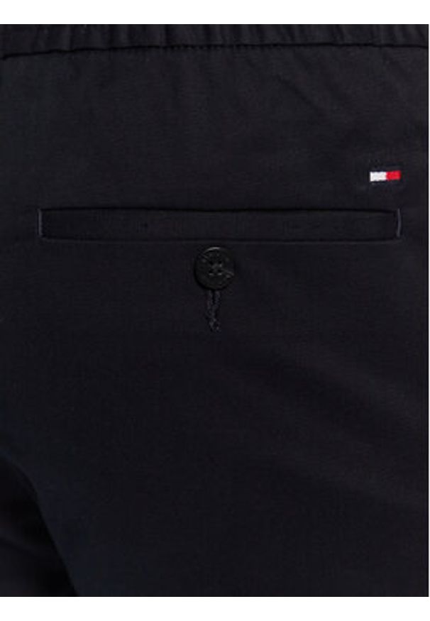 TOMMY HILFIGER - Tommy Hilfiger Spodnie materiałowe Chelsea Pull On Side Tape MW0MW29098 Granatowy Relaxed Fit. Kolor: niebieski. Materiał: bawełna