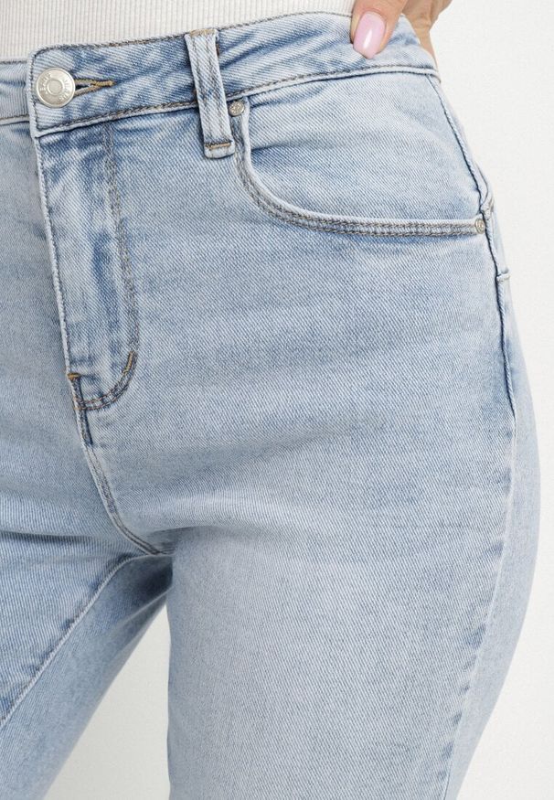 Born2be - Jasnoniebieskie Bawełniane Jeansy o Dopasowanym Kroju Galiren. Okazja: na co dzień. Kolor: niebieski. Styl: klasyczny, casual