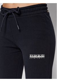 Napapijri Spodnie dresowe M-Box NP0A4G8Y Granatowy Regular Fit. Kolor: niebieski. Materiał: bawełna