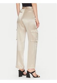 Guess Spodnie materiałowe 5RGB06 7248A Beżowy Regular Fit. Kolor: beżowy. Materiał: wiskoza