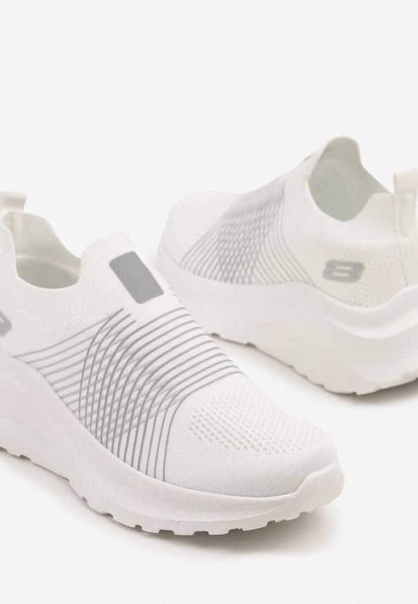 Born2be - Biało-Szare Buty Sportowe Sneakersy Grubej Podeszwie z Tłoczeniem i Siateczkową Cholewką Puvorea. Kolor: biały. Szerokość cholewki: normalna