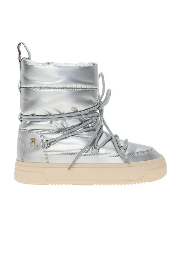 TOMMY HILFIGER - Buty Tommy Hilfiger Lace-Up Metallic Snowboot FW0FW08442-0IN - srebrne. Kolor: srebrny. Materiał: skóra, syntetyk, guma. Szerokość cholewki: normalna. Sezon: zima. Obcas: na platformie