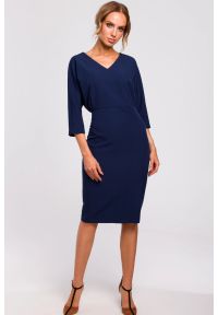 Sukienki.shop - Sukienka ołówkowa zbluzowana góra i dekolt V granatowa. Okazja: do pracy. Kolor: zielony, niebieski. Typ sukienki: ołówkowe. Styl: elegancki, wizytowy #1