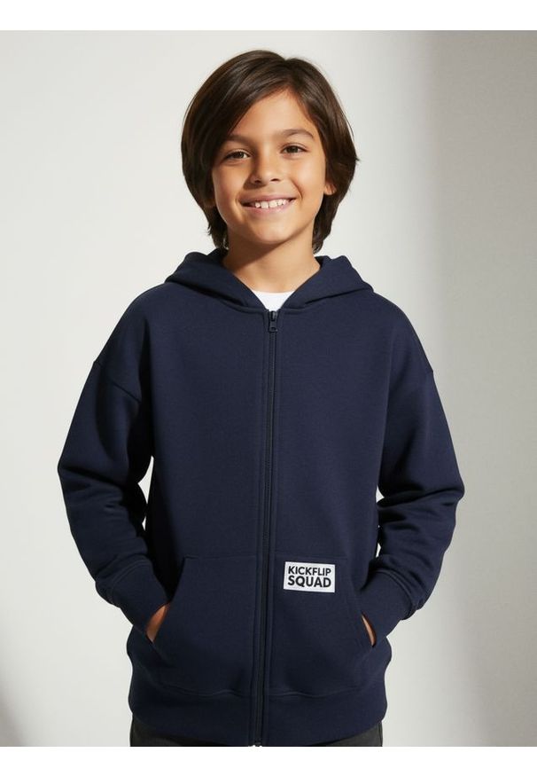 Sinsay - Rozpinana bluza z kapturem - granatowy. Typ kołnierza: kaptur. Kolor: niebieski