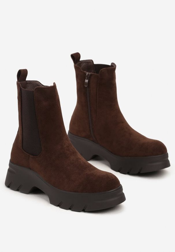 Born2be - Brązowe Botki Sztyblety na Grubej Podeszwie z Elastyczną Cholewką Mavirae. Okazja: na co dzień. Kolor: brązowy. Materiał: jeans. Szerokość cholewki: normalna. Styl: klasyczny, elegancki, casual