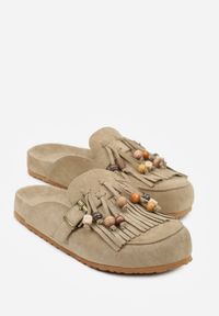 Born2be - Zielone Klapki na Grubej Podeszwie z Frędzlami Klamrami i Koralikami Glysnell. Okazja: na co dzień, do pracy, na spacer. Kolor: zielony. Materiał: jeans. Sezon: lato. Styl: casual, elegancki #4