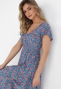 Born2be - Niebieska Sukienka Helledeia. Kolor: niebieski. Wzór: aplikacja, kwiaty. Sezon: wiosna, lato. Długość: midi #2
