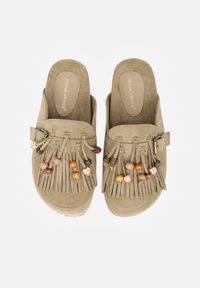 Born2be - Zielone Klapki na Grubej Podeszwie z Frędzlami Klamrami i Koralikami Glysnell. Okazja: na co dzień, do pracy, na spacer. Kolor: zielony. Materiał: jeans. Sezon: lato. Styl: casual, elegancki #8