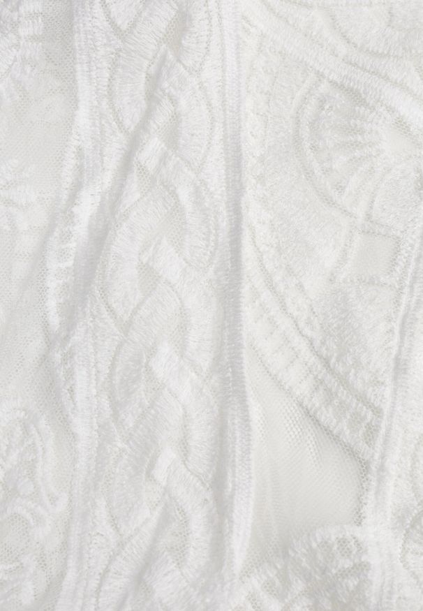 Born2be - Biały Kardigan Ażurowa Narzutka z Materiałowym Paskiem Arisstea. Okazja: na co dzień. Kolor: biały. Materiał: materiał. Długość rękawa: długi rękaw. Długość: długie. Wzór: ażurowy. Styl: casual