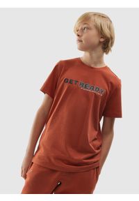 4f - T-shirt z nadrukiem chłopięcy - bordowy. Kolor: czerwony. Materiał: bawełna. Wzór: nadruk #2