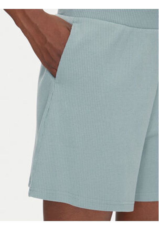 Puma Szorty sportowe ESS Elevated 5" 685026 Zielony Regular Fit. Kolor: zielony. Materiał: syntetyk