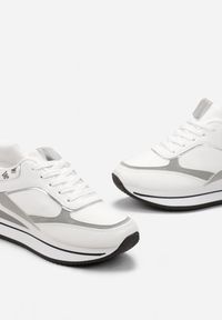 Renee - Białe Sneakersy na Grubej Podeszwie z Metalicznymi Wstawkami Venussa. Okazja: na co dzień. Kolor: biały. Obcas: na platformie #5