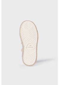 Mayoral sneakersy dziecięce kolor beżowy. Nosek buta: okrągły. Zapięcie: sznurówki. Kolor: beżowy. Materiał: guma #2