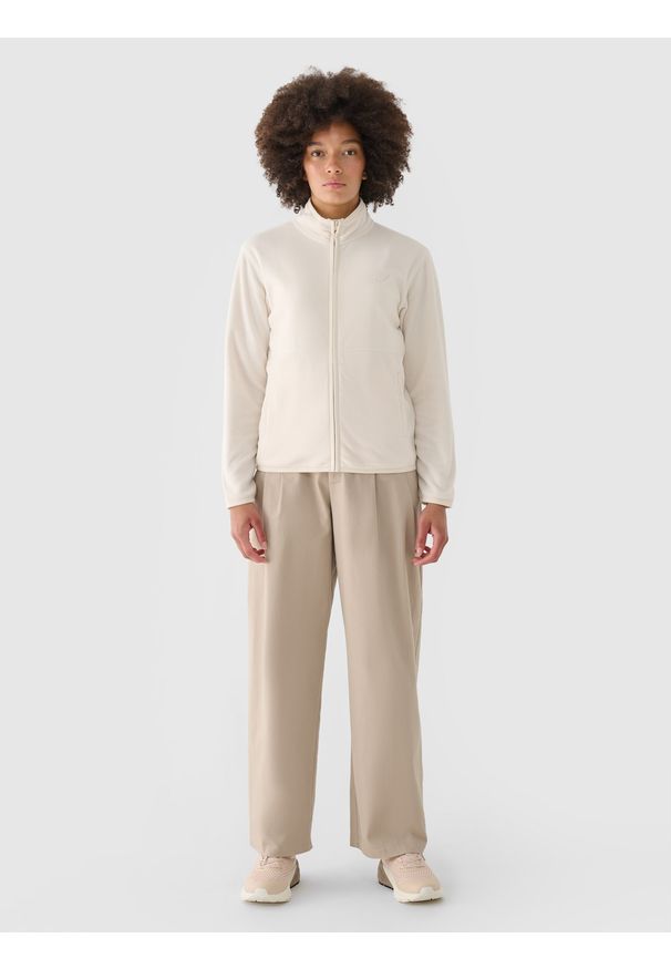 4f - 4F Polar ze stójką regular damski - beżowy XS. Typ kołnierza: kołnierzyk stójkowy. Kolor: beżowy. Materiał: polar. Wzór: gładki. Sezon: zima. Sport: turystyka piesza, wspinaczka, snowboard, narciarstwo