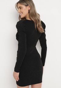 Born2be - Czarna Dopasowana Sukienka Kopertowa Mini z Metaliczną Nitką Noires. Typ kołnierza: dekolt kopertowy. Kolor: czarny. Materiał: tkanina. Długość rękawa: długi rękaw. Typ sukienki: kopertowe. Długość: mini #7