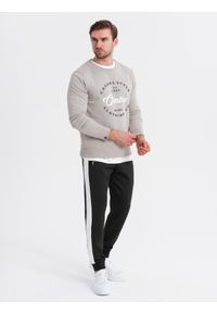 Ombre Clothing - Dresowe męskie spodnie joggery z kontrastowymi lampasami – czarne V1 - Rozmiar: XL. Kolor: czarny. Materiał: dresówka. Wzór: aplikacja. Styl: retro, sportowy #9