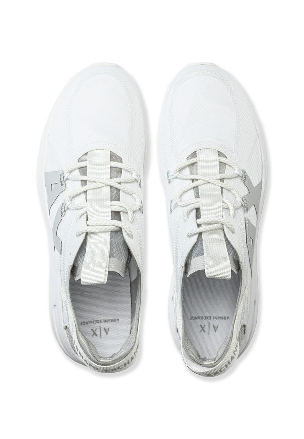 Sneakersy męskie biały Armani Exchange XUX132 XV556 00152. Kolor: biały