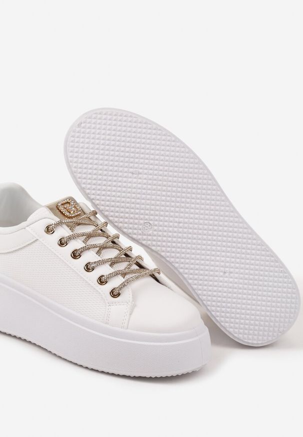 Renee - Białe Sneakersy na Platformie z Siateczką i Cyrkoniowym Sznurowaniem Warelna. Okazja: na co dzień. Zapięcie: sznurówki. Kolor: biały. Obcas: na platformie