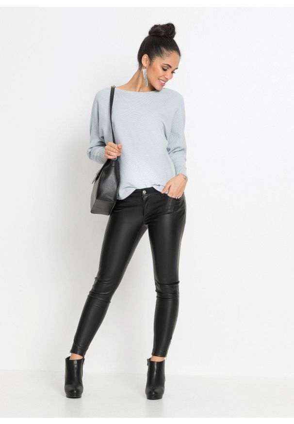 bonprix - "Sweter w prążek ""oversize""". Kolor: niebieski. Wzór: prążki