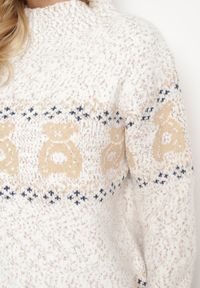 Born2be - Jasnobeżowy Sweter z Wełną w Misiowy Wzór ze Ściągaczami Dorizelle. Okazja: na co dzień. Kolor: beżowy. Materiał: wełna. Styl: klasyczny, casual #3