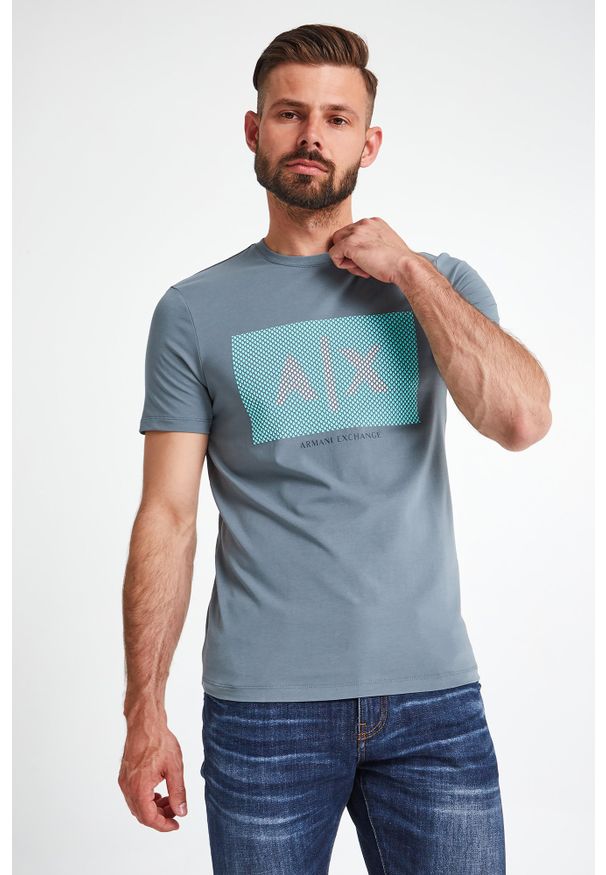 Armani Exchange - T-SHIRT ARMANI EXCHANGE. Materiał: guma. Długość rękawa: krótki rękaw. Długość: krótkie. Wzór: napisy, nadruk