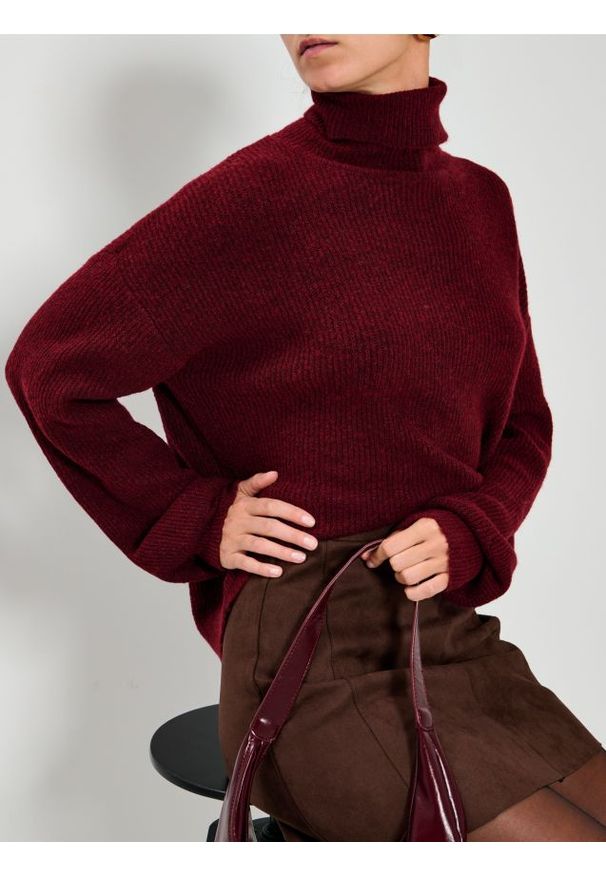 Sinsay - Melanżowy golf - bordowy. Typ kołnierza: golf. Kolor: czerwony. Wzór: melanż