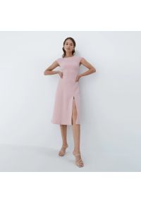 Mohito - Sukienka midi - Różowy. Kolor: różowy. Długość: midi #1