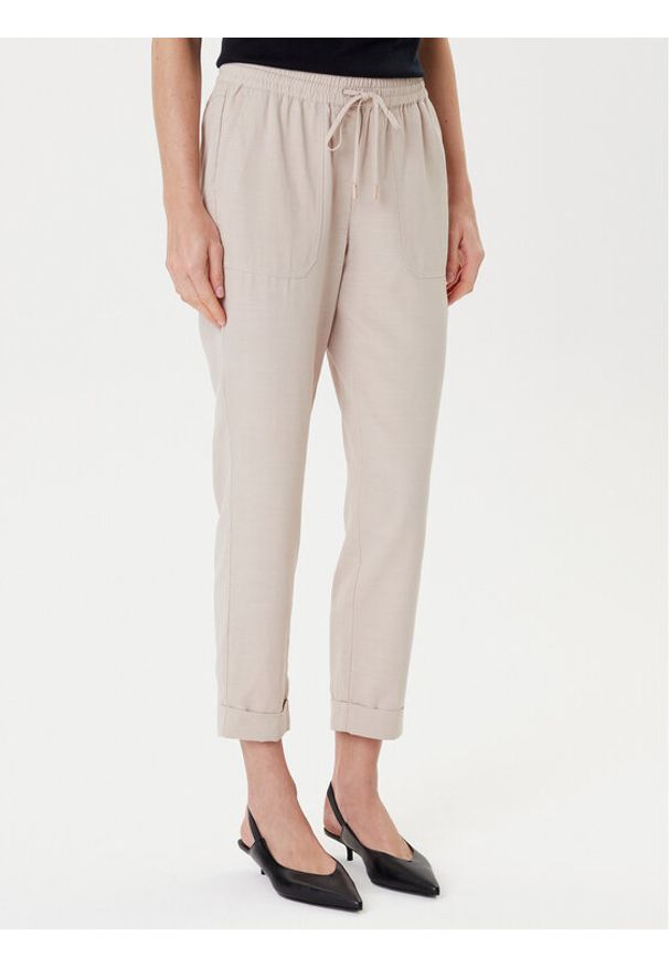 Tatuum Spodnie materiałowe Sudiki T2506.147 Beżowy Slim Fit. Kolor: beżowy. Materiał: lyocell
