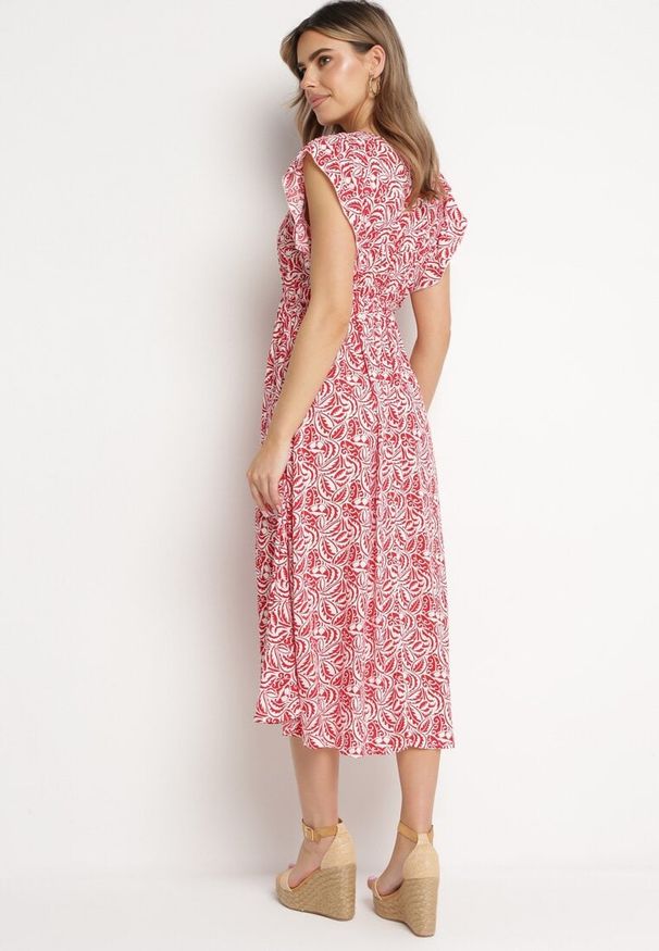 Born2be - Czerwona Sukienka Bawełniana z Gumką w Talii i Mozaikowym Wzorem Indaria. Kolor: czerwony. Materiał: bawełna