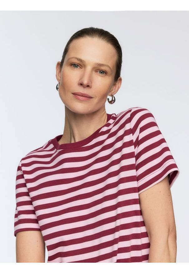 Reserved - T-shirt z bawełny merceryzowanej - pastelowy róż. Kolor: różowy. Materiał: bawełna