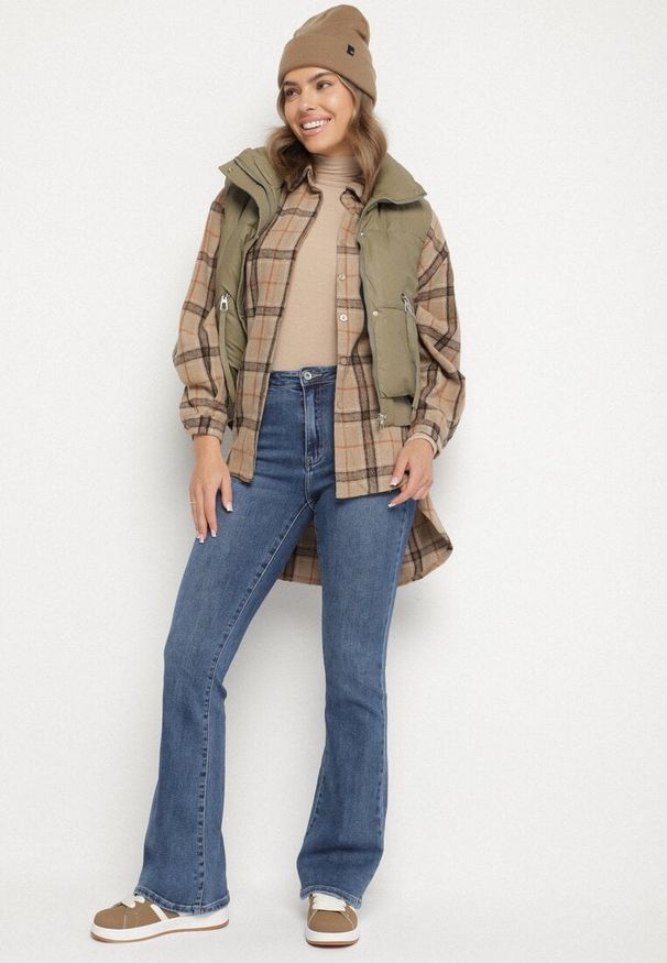 Born2be - Niebieskie Elastyczne Jeansy o Kroju Dzwonów Zenaia. Okazja: na co dzień. Kolor: niebieski. Styl: elegancki, casual