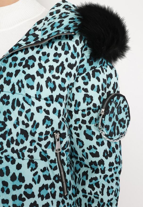 Born2be - Jasnozielona Kurtka Pikowana w Panterkę z Saszetką Adove. Kolor: zielony. Materiał: futro. Wzór: motyw zwierzęcy. Styl: elegancki