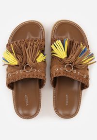 Born2be - Brązowe Płaskie Klapki Boho VICES z Imitacji Zamszu Zdobione Frędzlami Krili. Okazja: na co dzień, na spacer. Kolor: brązowy. Materiał: zamsz. Wzór: aplikacja. Sezon: lato. Obcas: na płaskiej podeszwie. Styl: boho #8