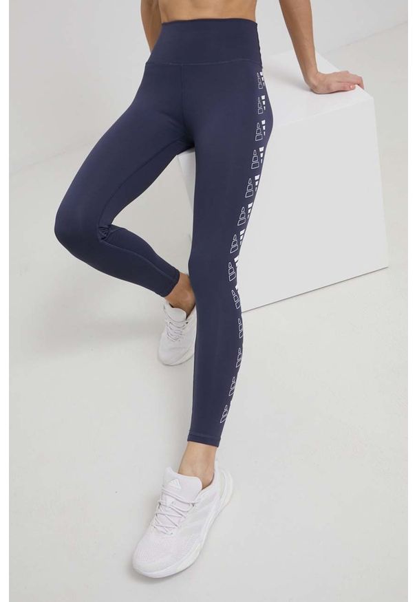 adidas Performance legginsy treningowe Opt 3Bar damskie kolor granatowy z nadrukiem. Stan: podwyższony. Kolor: niebieski. Materiał: skóra, poliester, dzianina, materiał. Wzór: nadruk. Sport: fitness