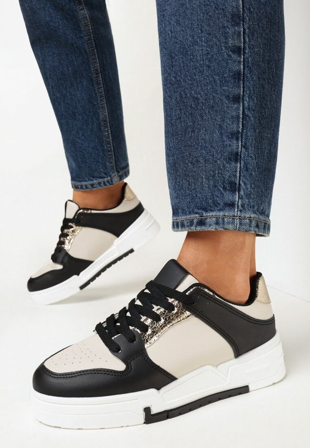 Born2be - Czarne Sneakersy ze Wstawkami i Sznurowaniem Kamilise. Okazja: na co dzień. Nosek buta: okrągły. Zapięcie: sznurówki. Kolor: czarny. Materiał: materiał, jeans. Obcas: na obcasie. Wysokość obcasa: niski