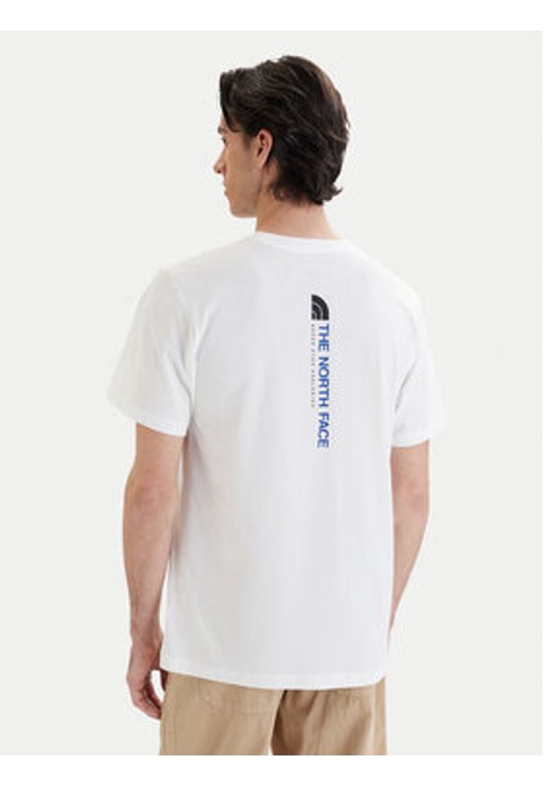 The North Face T-Shirt Vertical NF0A8GV1 Biały Regular Fit. Kolor: biały. Materiał: bawełna