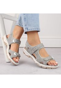 Komfortowe sandały damskie sportowe na rzepy szare Rieker 68866-40. Zapięcie: rzepy. Kolor: szary. Materiał: skóra ekologiczna. Styl: sportowy