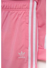 adidas Originals dres dziecięcy kolor różowy. Kolor: różowy. Materiał: dresówka. Wzór: aplikacja #2