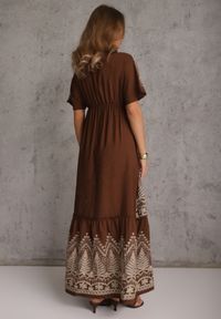 Renee - Brązowa Rozkloszowana Sukienka z Wiskozy Zdobiona Metalicznym Haftem Boho Harmiolea. Okazja: na co dzień. Typ kołnierza: dekolt w serek. Kolor: brązowy. Materiał: wiskoza. Wzór: aplikacja, haft. Typ sukienki: proste. Styl: boho #5