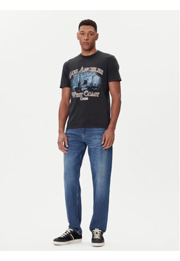 Guess Jeans Jeansy M5BA90 D002C Niebieski Tapered Fit. Kolor: niebieski