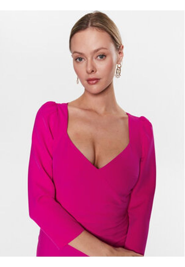 Nissa Sukienka codzienna RZ13994 Różowy Slim Fit. Okazja: na co dzień. Kolor: różowy. Materiał: syntetyk. Typ sukienki: proste. Styl: casual