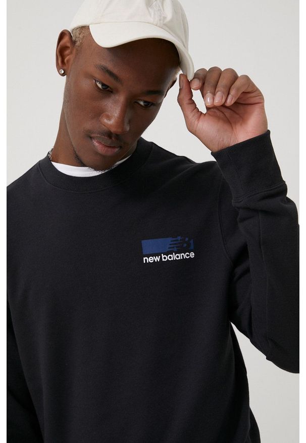New Balance bluza męska kolor czarny z nadrukiem. Kolor: czarny. Materiał: bawełna. Wzór: nadruk