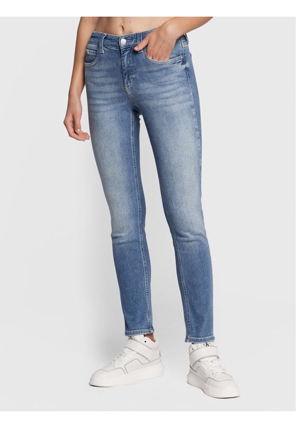 Calvin Klein Jeans Jeansy J20J220117 Niebieski Slim Fit. Kolor: niebieski